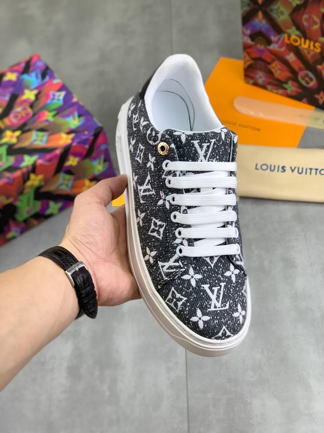 Men's men's shoes💰P520💰[New model]🆘High quality cowhide [Louis Vuitton]LV official website latest model🎁casual and fashionable men's shoes👟hot style💥simple and elegant style, exclusive for trendy men. Unique official website latest brand elements👑original decoration, fashionable and generous, the fabric is made of original denim➕comfortable and breathable mesh lining➕cow leather feet ✅The official website specifies wear-resistant casual outsole, the classic model is taken in real life🎬Color: 6️⃣colors available😍Number of codes: 38-44 Full set of packaging